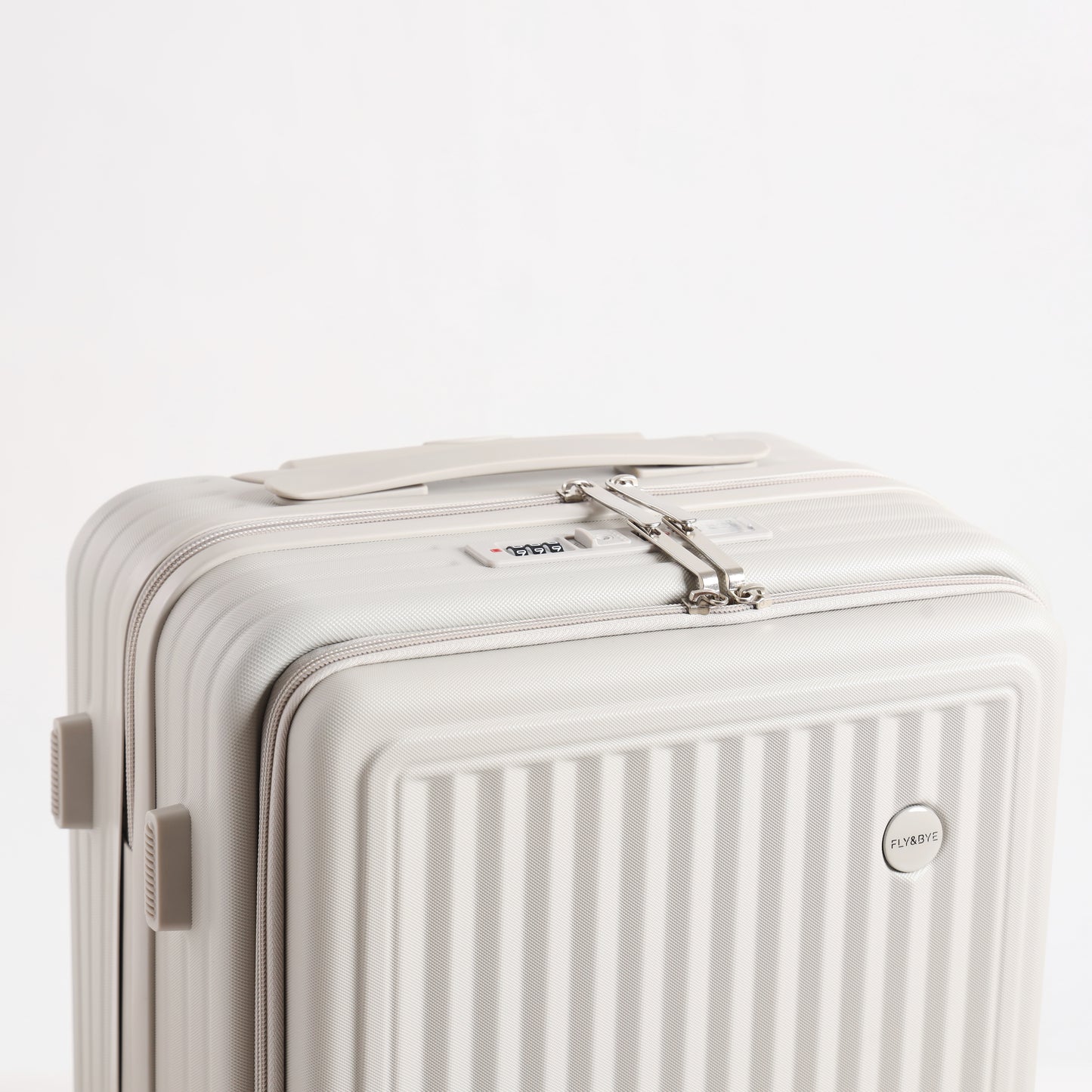 FLY&BYE Handbagage Koffer met Voorvak Creme