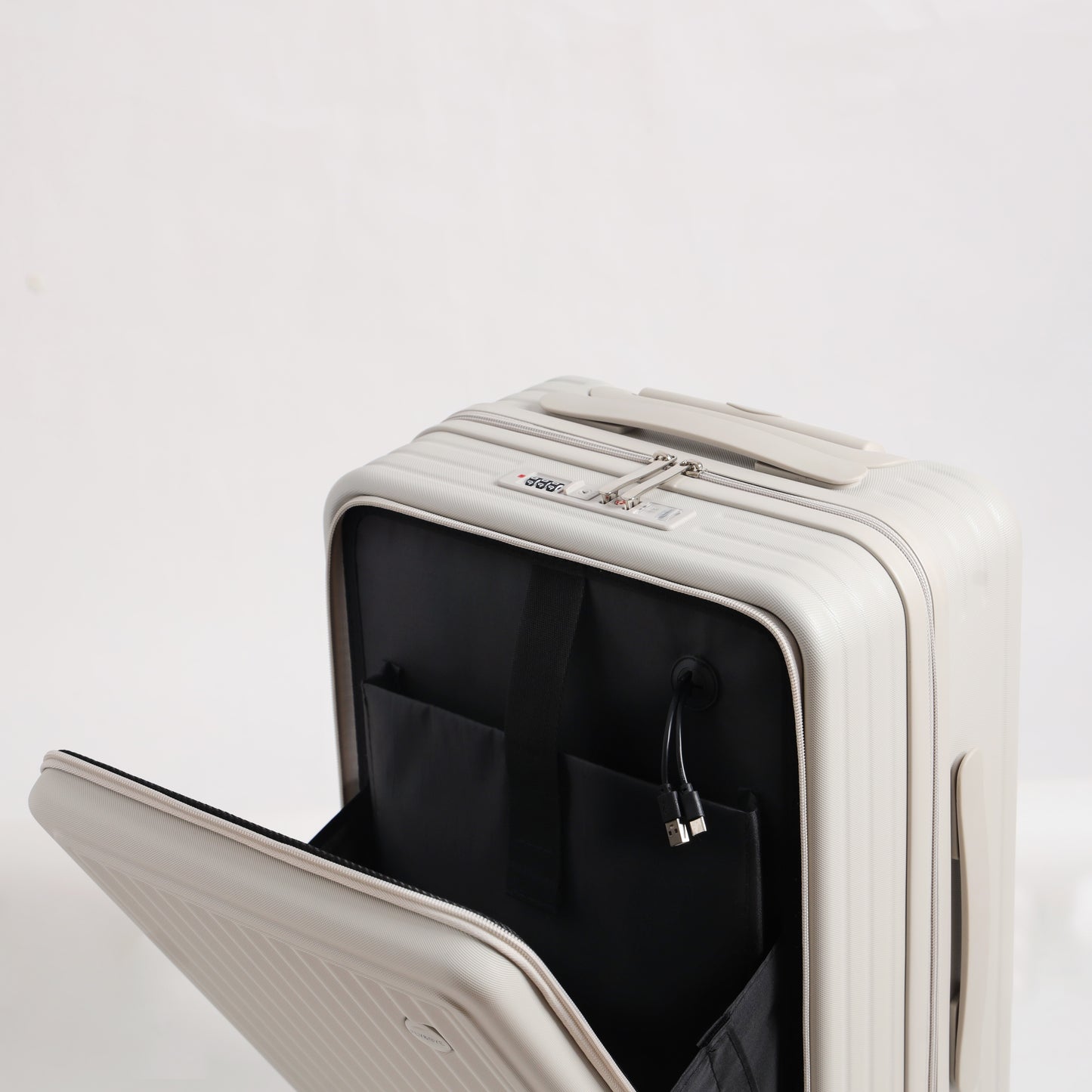 FLY&BYE Handbagage Koffer met Voorvak Creme