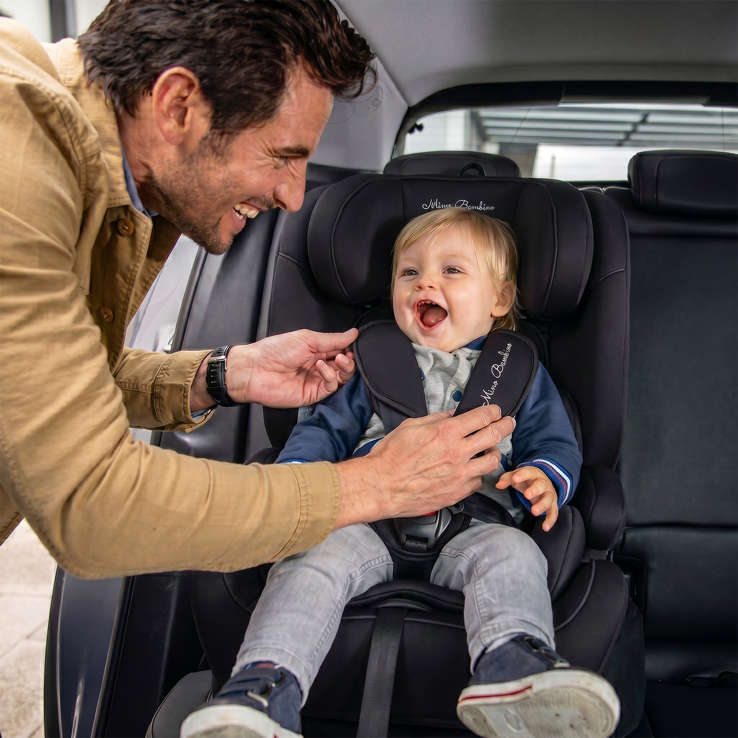 Mino Bambino Autostoel Isofix Zwart - vader en kind